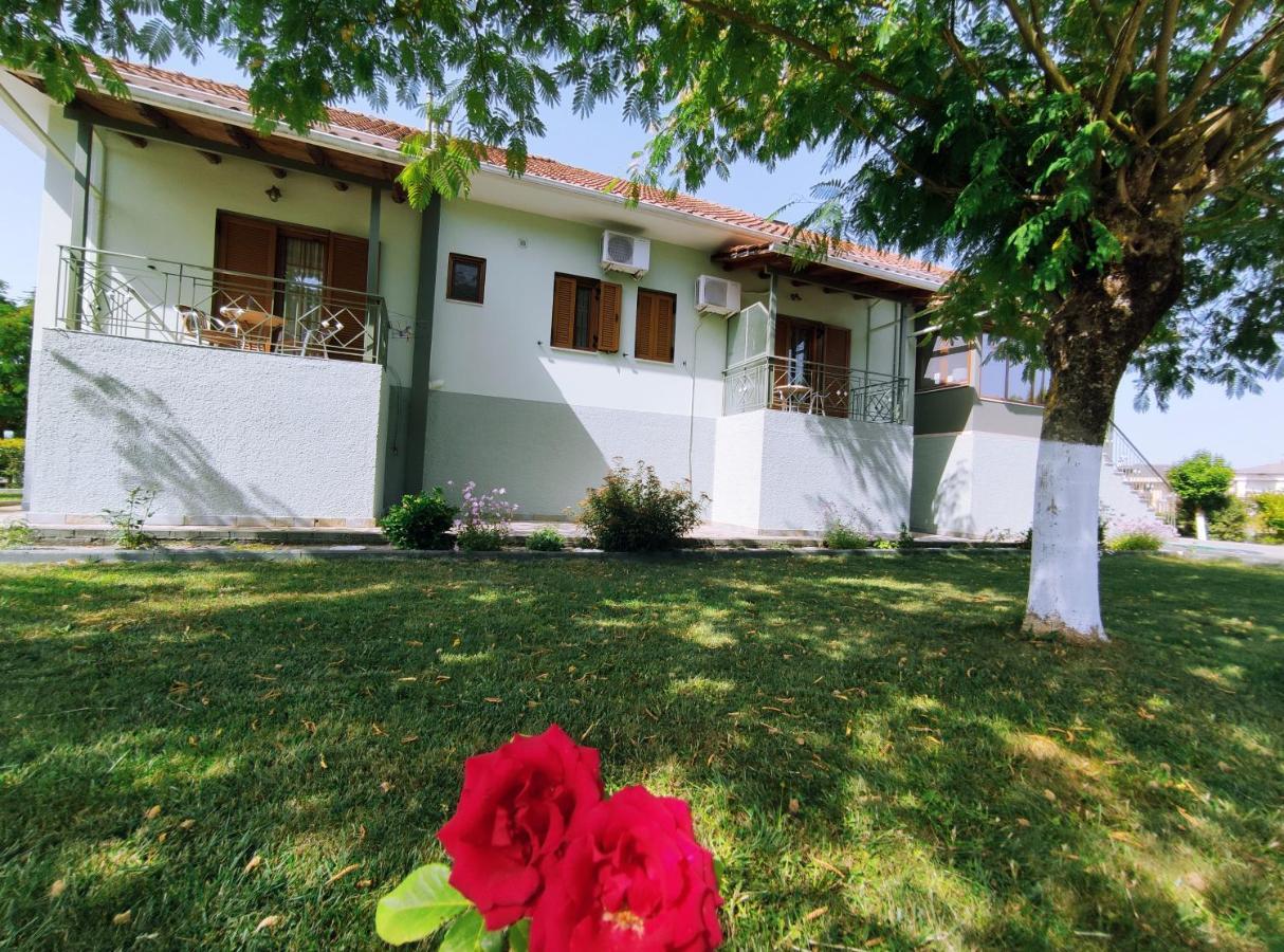 Zisis Garden Studios Ioannina Buitenkant foto