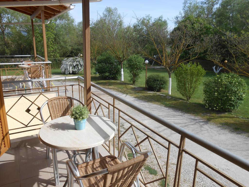 Zisis Garden Studios Ioannina Buitenkant foto