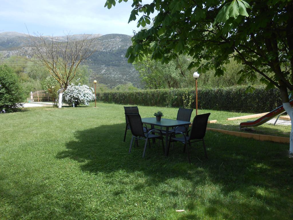 Zisis Garden Studios Ioannina Buitenkant foto